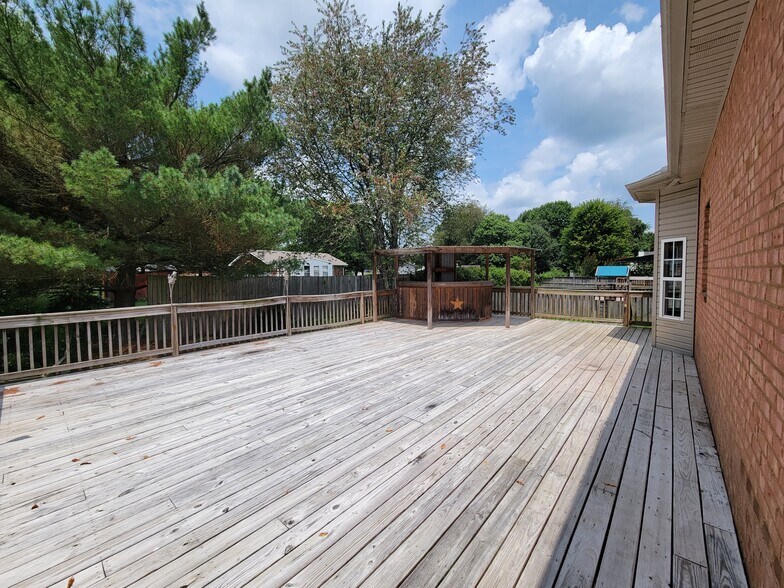 Building Photo - 311 Wyoming Dr