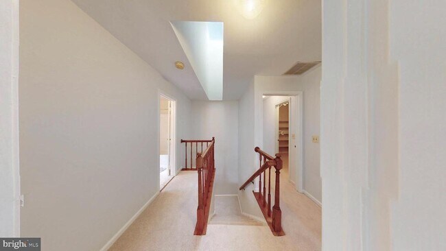 Building Photo - 200 Sulgrave Ct