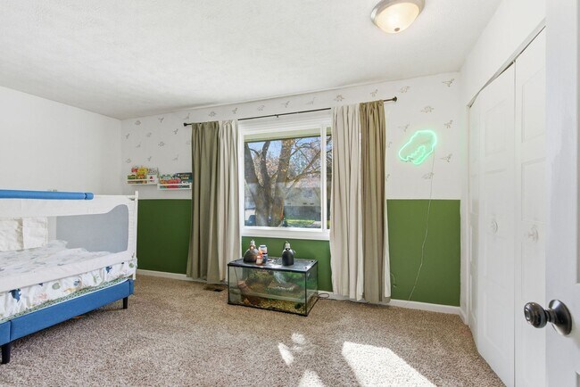 Building Photo - Stunning Fully Renovated 4BR + Bonus on Spokane's South Hill - Chef's Kitchen, 2-Car Garage & Bac...