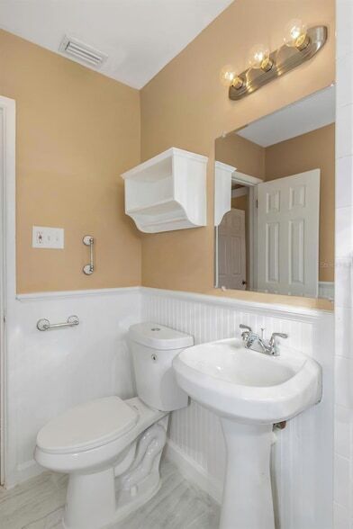 Building Photo - 4622 W El Prado Blvd