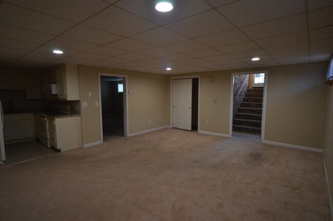 Living/Dining - 17 Davis Ave
