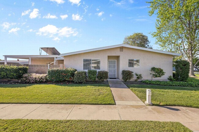 Building Photo - Wonderful Location & Value in Oceana 55+ Community