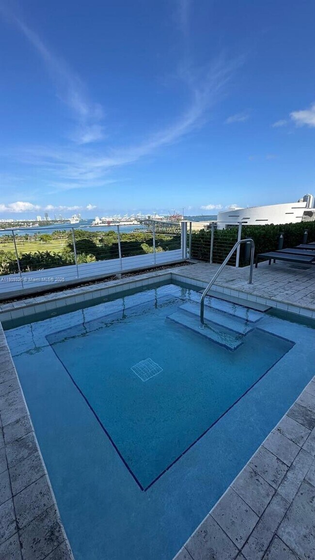 Building Photo - 1040 Biscayne Blvd