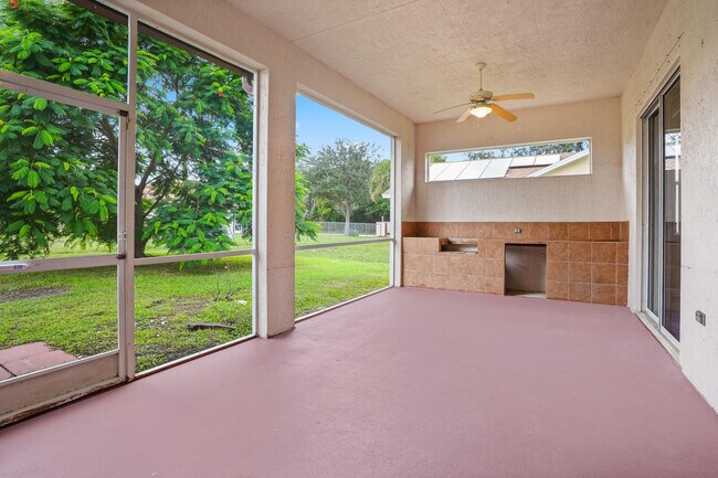 Building Photo - 1092 SW Majorca Ave