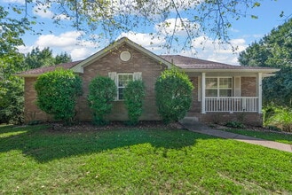 Building Photo - 944 Sable Dr