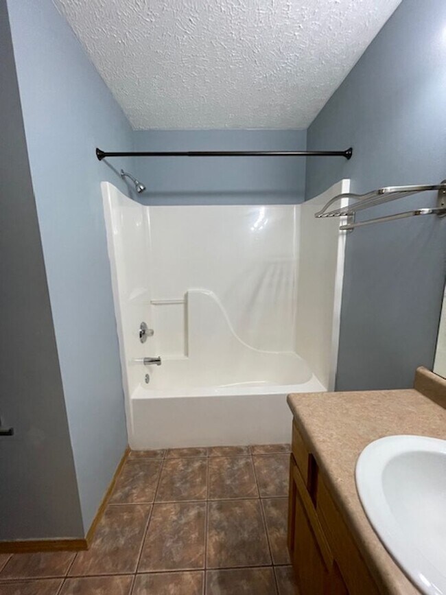 Building Photo - This All Brick home is Located in Orchard Crest West!
