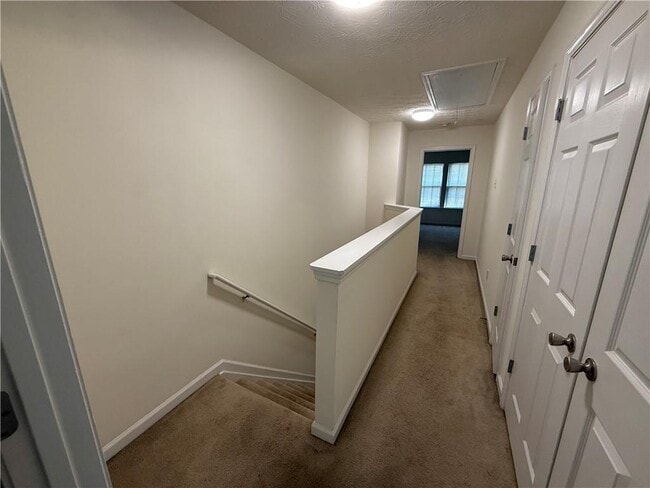 Building Photo - 2729 Heathrow Dr