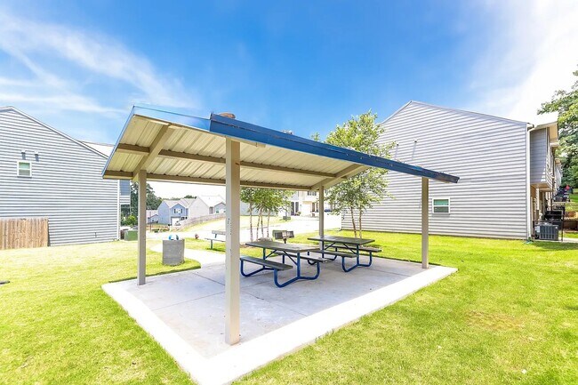 Building Photo - 509 Highwood Ln