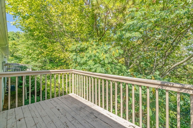 Building Photo - 1034 Brittany Deanne Ln