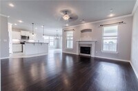 Building Photo - 1220 Gardenia St