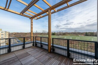 Building Photo - 77 New St