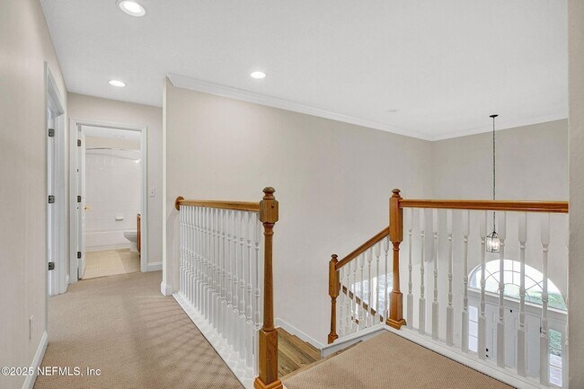 Building Photo - 1761 Highland View Dr