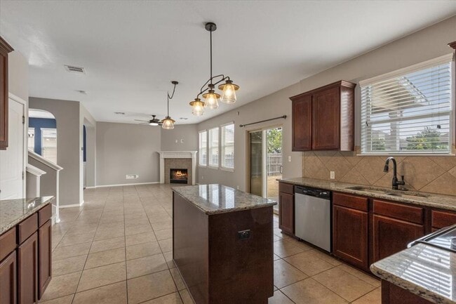 Building Photo - 108 Quarry Ln