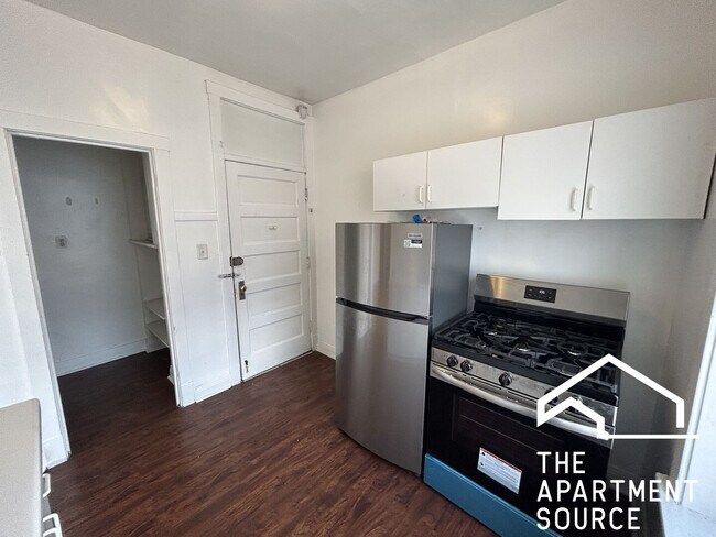 Primary Photo - 4404 N Winchester Ave