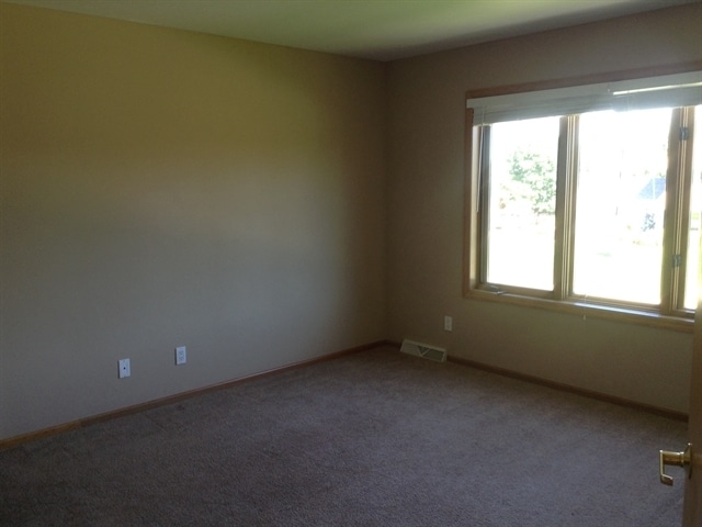 Building Photo - 3331 E Normandy Dr