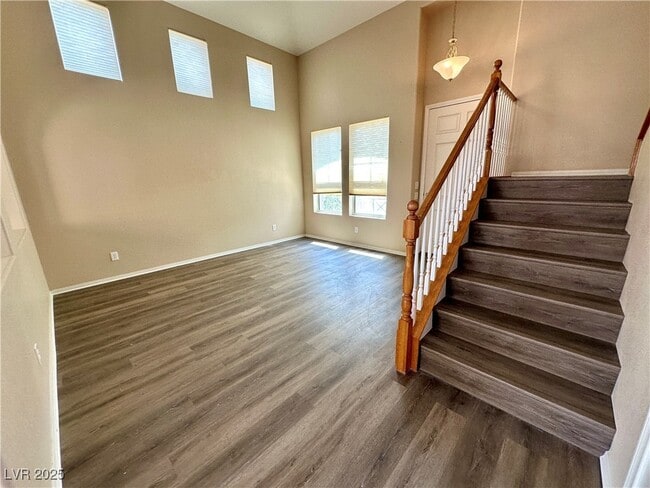Building Photo - 11740 Via Esperanza St