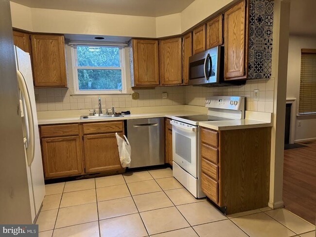 Building Photo - 2513 Wellington Way