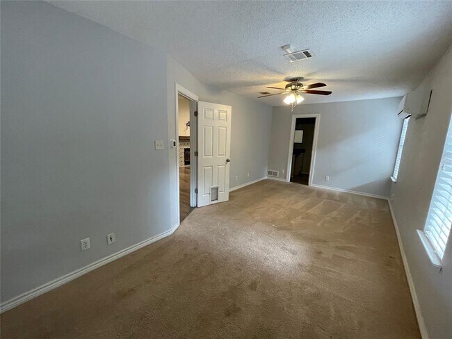 Building Photo - 8408 Dixon Dr