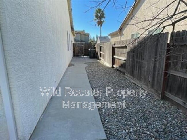 Building Photo - 10165 Sorenstam Dr