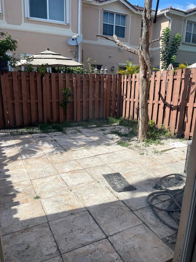 Building Photo - 12437 SW 125th Terrace