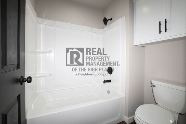 Building Photo - 4710 Clive Ave