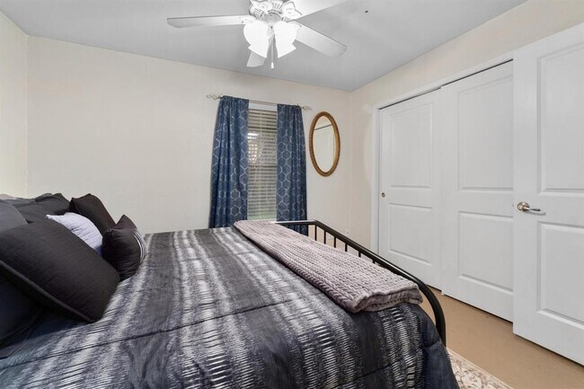 Building Photo - 3204 Menchaca Rd