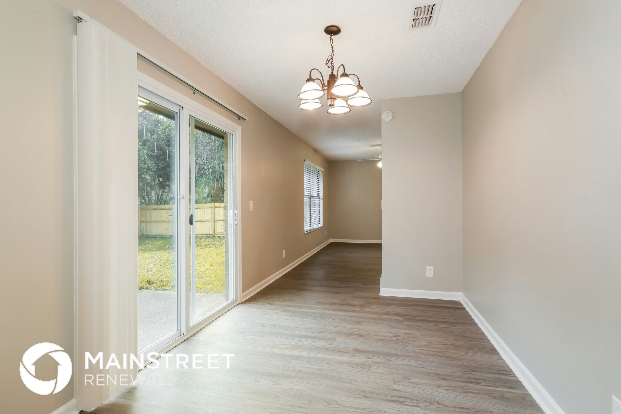 Building Photo - 6353 Tree Top Cir W