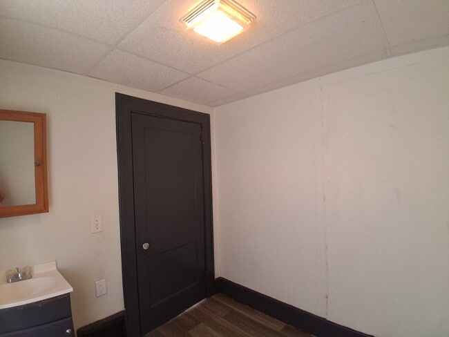 Building Photo - 120 S Crawford St