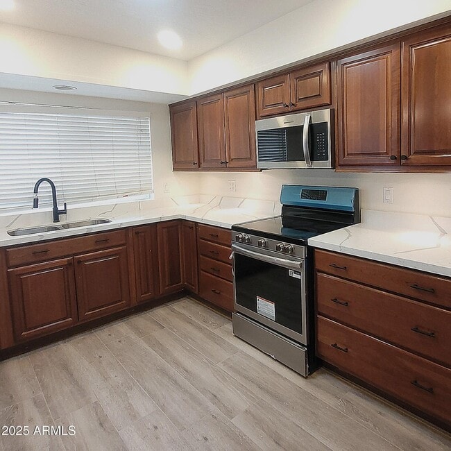 Building Photo - 3137 W Wescott Dr
