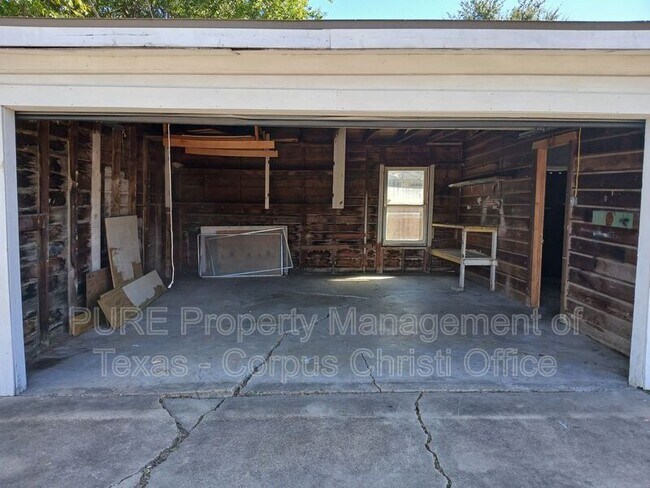 Building Photo - 4906 Kasper St