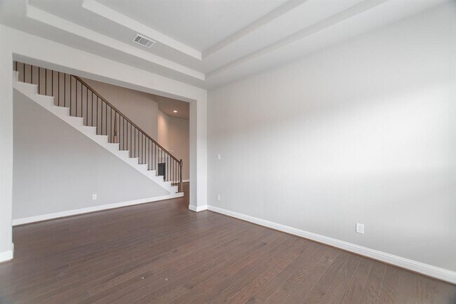 Building Photo - 2344 Goldenglade Dr