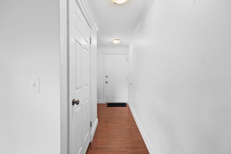 Building Photo - 844 W Cliff Dr