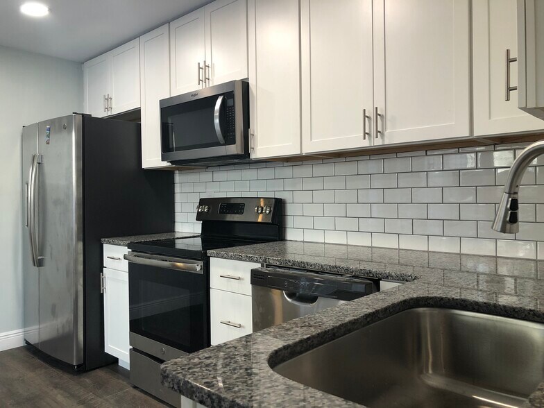 Building Photo - 11 Autumnwood Trl