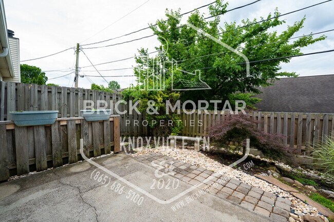 Building Photo - 7933 Dighton Way