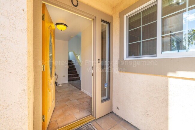 Building Photo - 143 Seal Ct