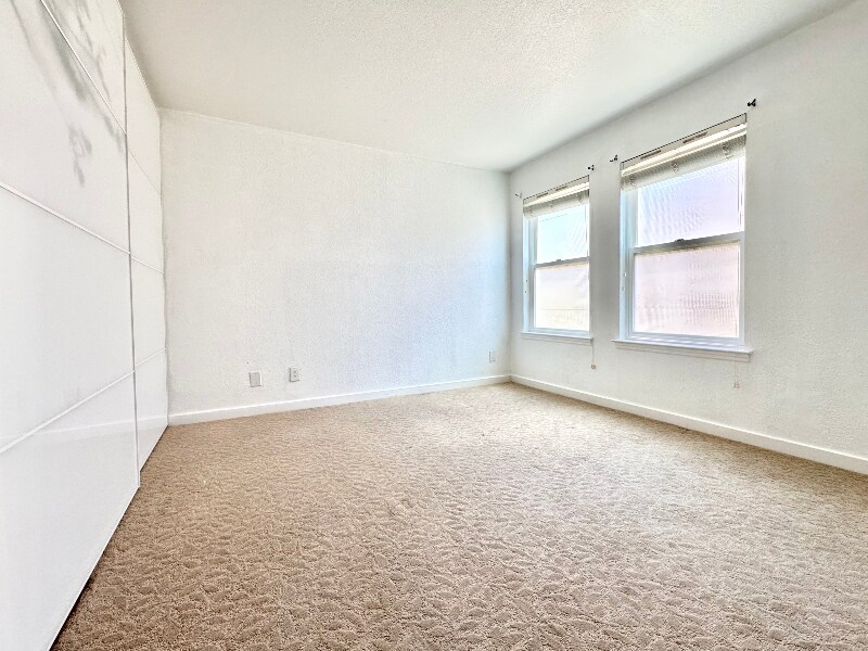Building Photo - 705 Canonbury Way