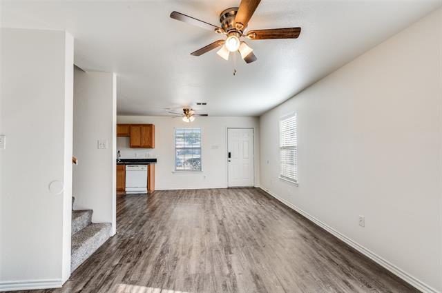 Building Photo - 325 Queens Ct S