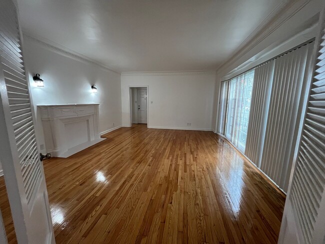 Interior Photo - 503 S. Catalina Street