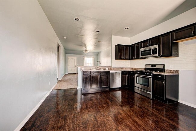 Building Photo - 11800 NW 136th Terrace