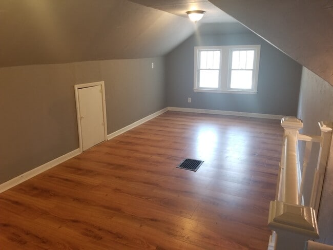 Building Photo - 343 N 35th St