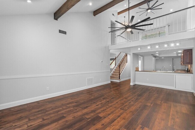 Building Photo - 8310 Summerwood Dr