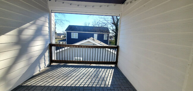 Building Photo - Four Bedroom in the Cleveland Park Neighbo...