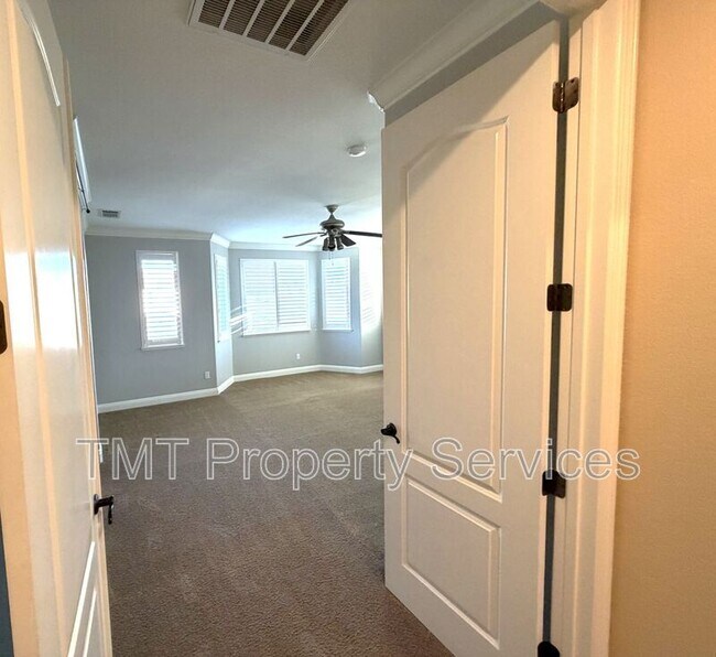 Building Photo - 6832 Salvaterra Cir