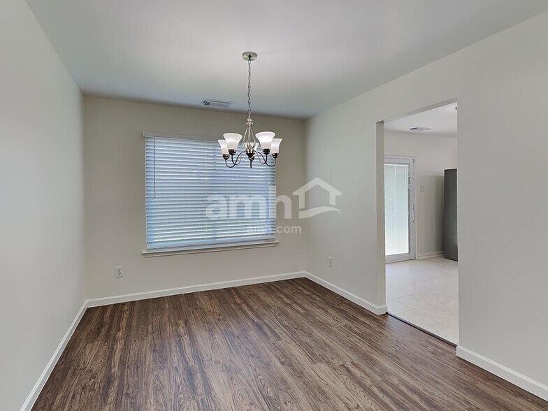 Building Photo - 11731 Rolling Stream Dr