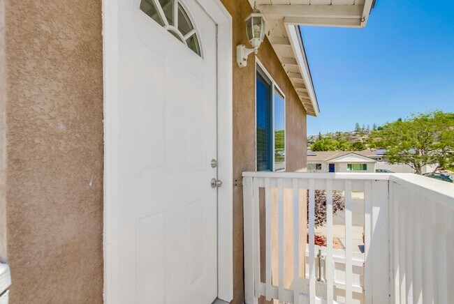 Building Photo - Wonderful SINGLE FAMILY HOME in DEL CERRO