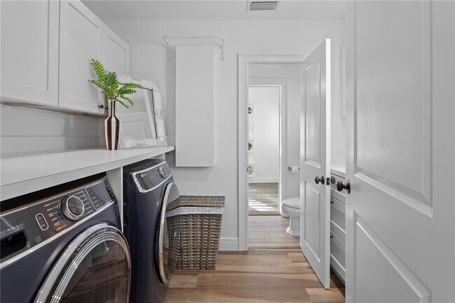 Building Photo - 2610 S Dundee St