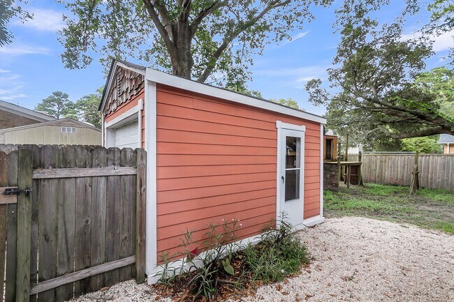 Building Photo - Charming Updated Home with Designer Kitche...