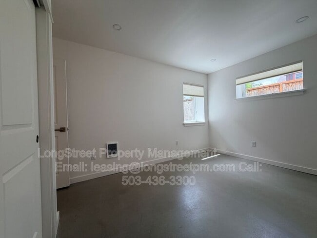 Building Photo - 1749 SE 46th Ave