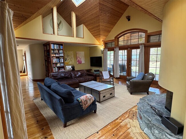 Building Photo - 22 Knight Rd