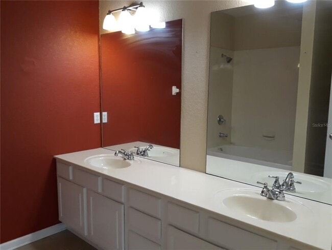 Building Photo - 5076 Tideview Cir